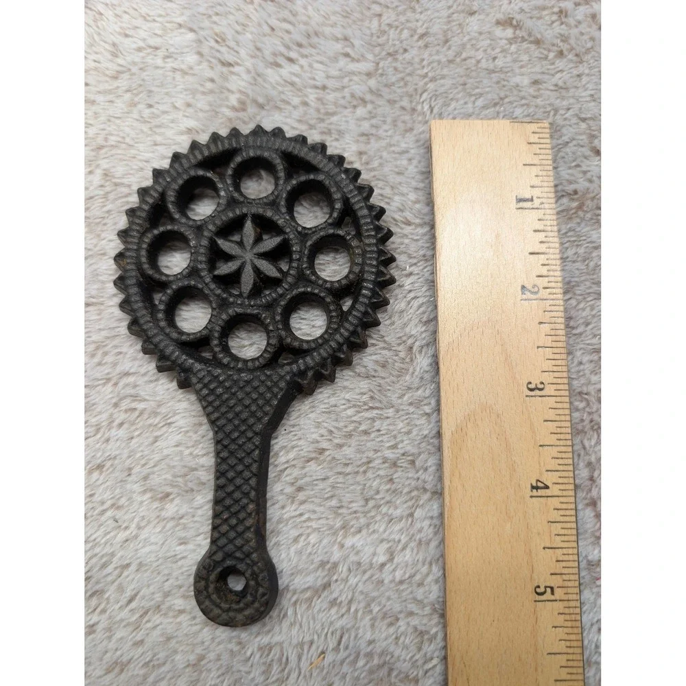 Wilton Cast Iron Mini Trivet Black Star Snowflake Design MCM Vintage 5 Inch
